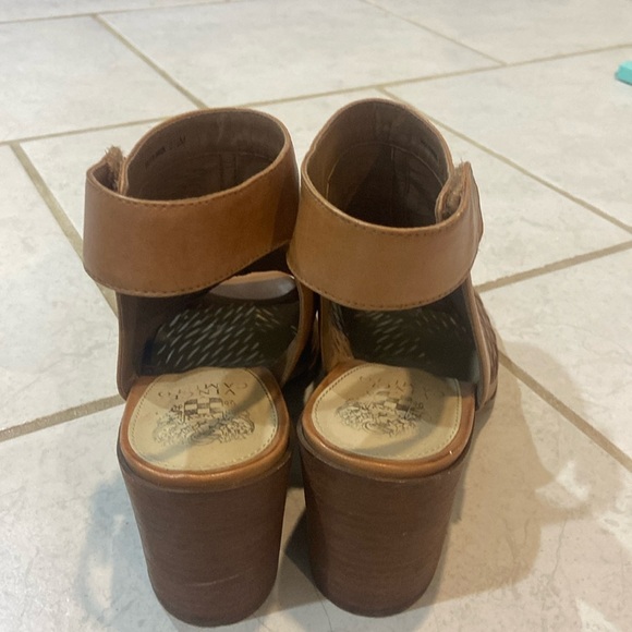 Vince Camuto, Perp toe booty sandals - Picture 2 of 5